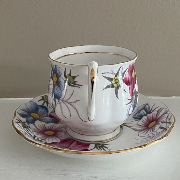 VTG Royal Albert Bone China Teacup & Saucer Flower of the Month Series Cosmos - Picture 2 of 8